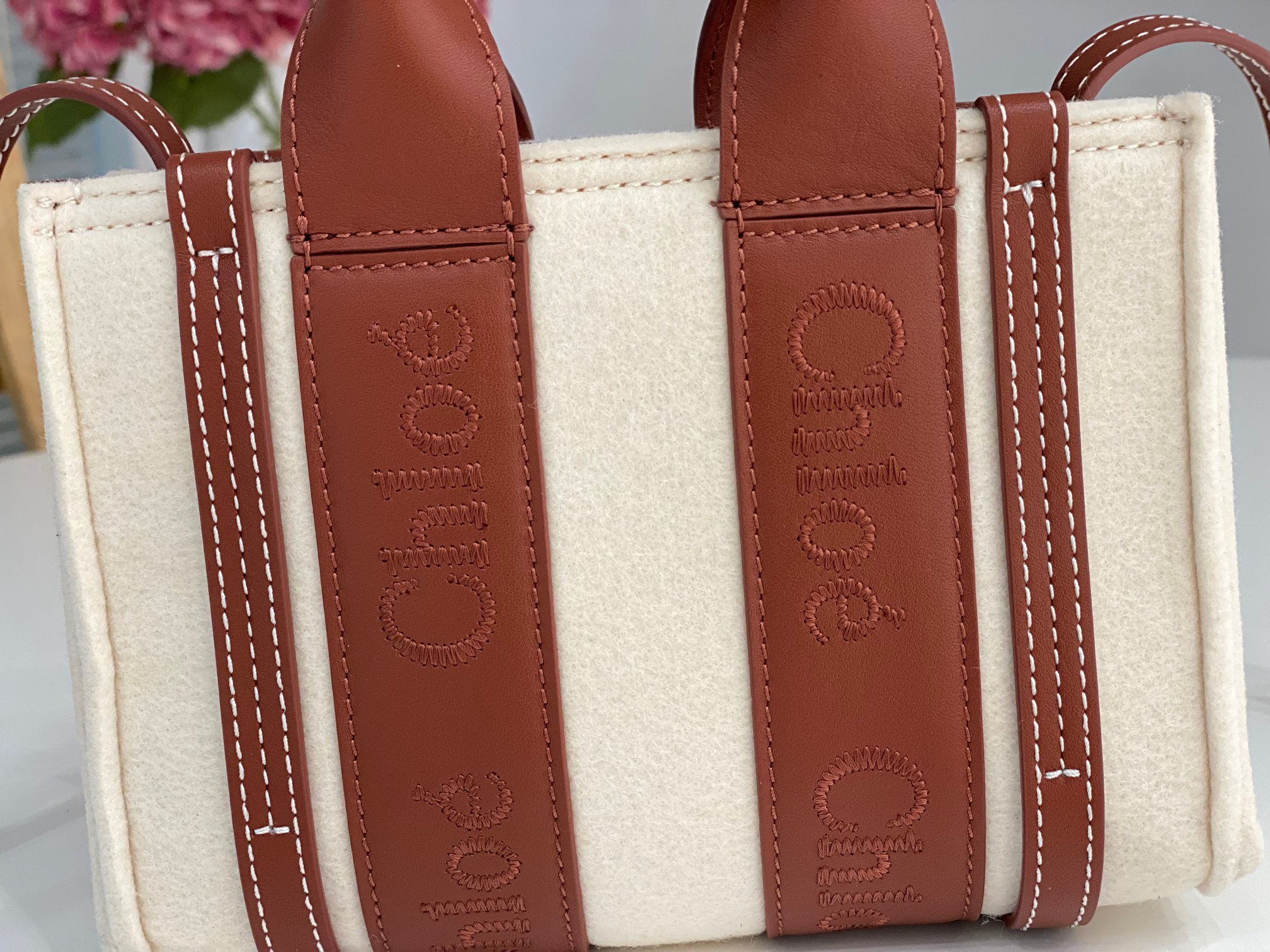 Chloe Mini Woody Tote Bag In Linen